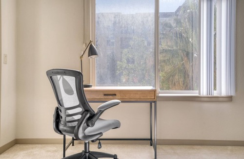 Dublin Apartment | Modern Dublin 1BR w/Gym, Lounge & Pool, steps to BART, by Blueground