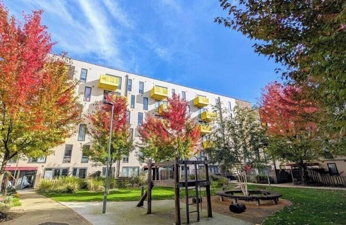 St. Dunstan's Apartment | Modern East London Apt, 3 bedrooms, 2 Bathrooms