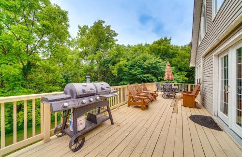Eckerty House | Modern Eckerty Home with Deck on Patoka Lake!