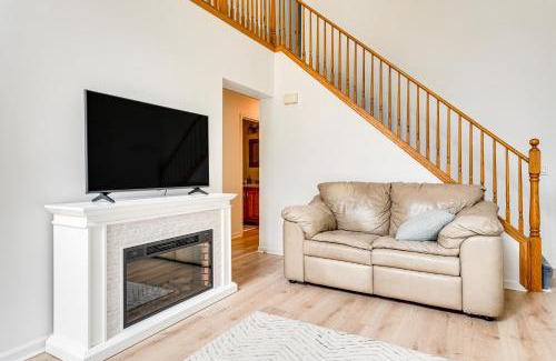 Eckerty House | Modern Eckerty Home with Deck on Patoka Lake!