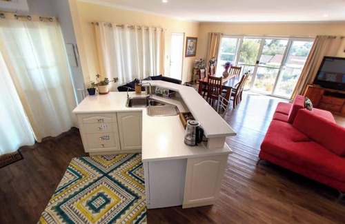 Bonney Apartment | Modern efficiently-designed Two-Bedroom Apartment Meningie