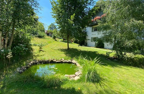 Frauenau Apartment | Modern eingerichtete 49 qm Wohnung in der Glasstadt Frauenau