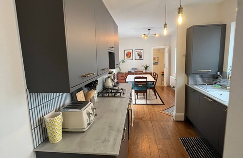 Hove Apartment | Modern Elegance, Home with Mid-Century Twist