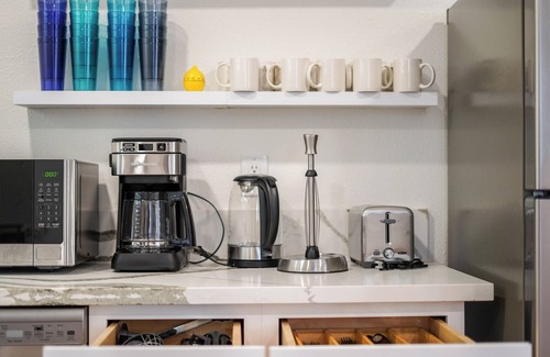Upland House | Modern Elegance: Fully Remodeled Guest House Oasis