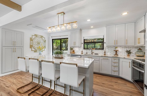 Redway House | Modern elegance in the redwoods, steps from the magnificent river beach