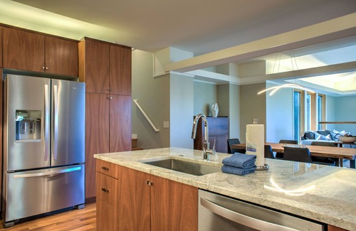 Royal Pines House | Modern Escape🌲 Stylish, Wooded Setting + Biltmore Pass | S. Asheville