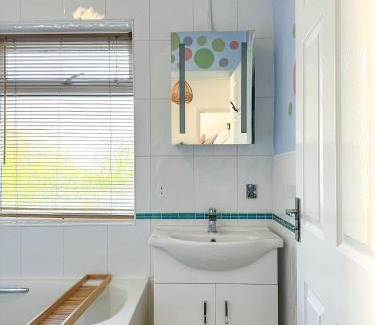 Herne Bay House | Modern Family Home near Reculver - Sleeps 8 - Pets Friendly!