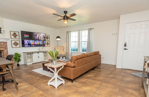 Saginaw House | Modern Farm House with Backyard | Pet Friendly