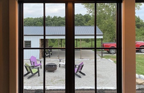 West Union Other | Modern Farmhouse, 3 bedrooms, 2 full baths, sleeps 8