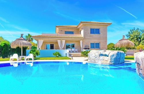 Muro Villa | Modern Farmhouse "Finca Torrat" near Muro and Playa de Muro