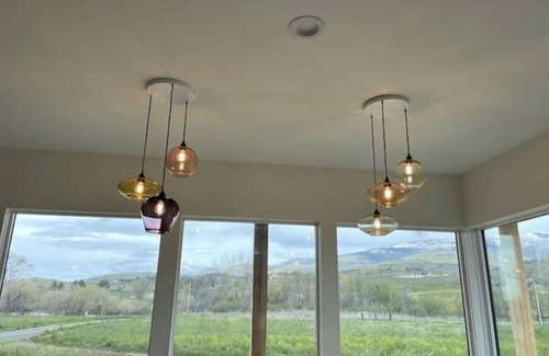 Ashland House | Modern Farmhouse on Emigrant Creek. Peaceful, views, and a dance studio!