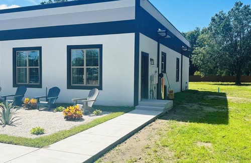 Riverview House | MODERN FARMHOUSE WITH A HUGE BACKYARD