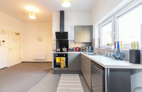 Peterborough Apartment | Modern Flat | Netflix | Free Parking | A1