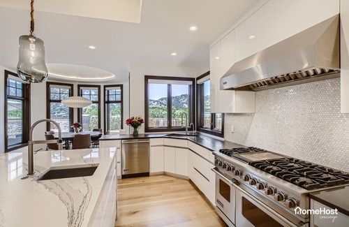 Central Boulder House | Modern Gem, Steps to Downtown & Pearl St Mall