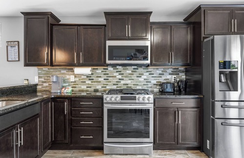 Amherstburg House | Modern Getaway In Amherstburg | Wine, Style & Relaxation