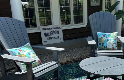 Glen Arbor Apartment | Modern Glen Arbor studio apartment with beautiful full kitchen and laundry room.