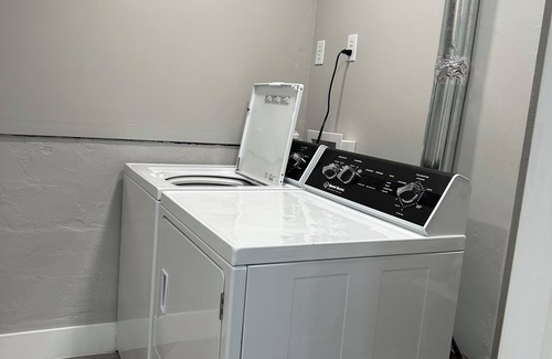 Glen Arbor Apartment | Modern Glen Arbor studio apartment with beautiful full kitchen and laundry room.