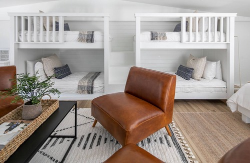 Lompoc House | Modern Guest House on 20 acres of Rural Land in wine country