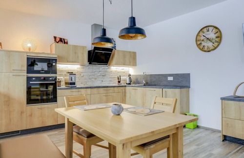 Garmisch-Partenkirchen Apartment | Modern Holiday Apartment "Schachen" with Mountain View, Wi-Fi & Balcony