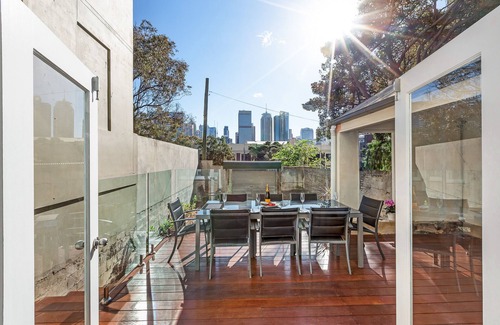 Darlinghurst House | ❤Modern Heritage Terrace. City View. Parking. 2 BR