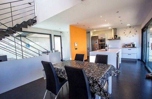 Costa Cunit Villa | Modern Hilltop Haven w/private pool 7km to beach!