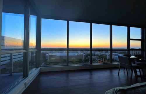 Santa Ana Apartment | Modern High Rise - 2BR 2BA, Pool, Gym, and Amazing Sunset Views!