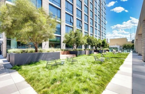 Historic Core Condo | Modern High-Rise Condo in Downtown LA - WiFi, AC, and Stunning Views