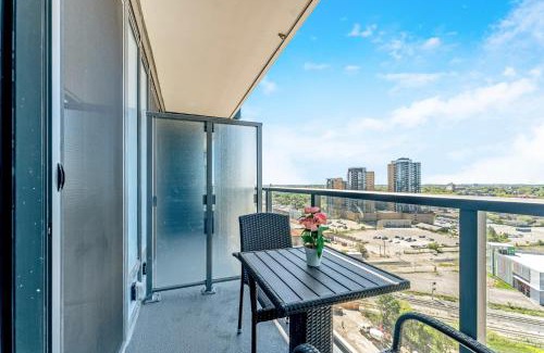 Kitchener House | Modern High Rise King bed Condo with Private Balcony
