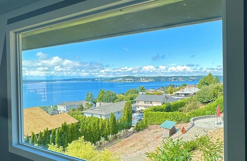 University Place House | Modern Home, Amazing Beach View