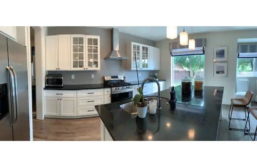 Sumner House | Modern home in downtown Sumner, WA