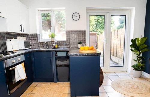 Haydock House | Modern Home in Haydock Sleeps 5