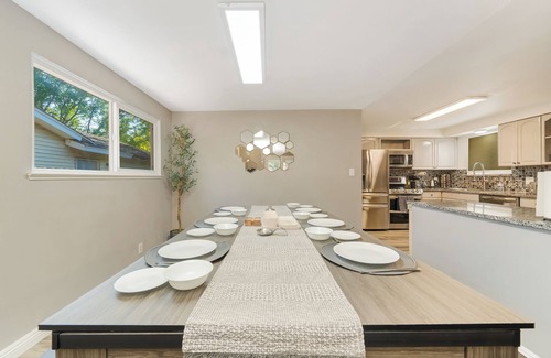 Mira Loma House | Modern Home in Reno w/PoolTable, HotTub.10 mins from Downtown!