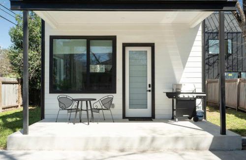 North Loop House | Modern Home Near the University of Texas