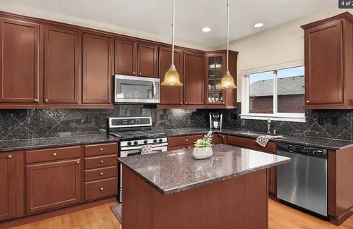 Canyon Park House | Modern Home on 223rd Pl SE