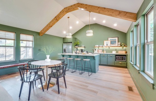 Eagle Rock House | Modern Home on Table Rock Lake w/Deck & View!