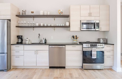 Sparrow Bush House | Modern Home w/Creek Views & Family Suite