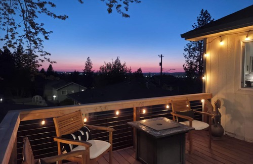 East Central House | Modern Home with Game Room, Private Yard, Panoramic Views, 5B Sleeps 8+