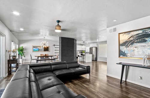 Mission Hills South House | MODERN HOME WITH GYM, SAUNA, POOL AND GAME ROOM