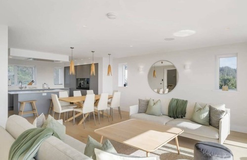 Newquay House | Modern Home with Stunning Gannel Estuary Views