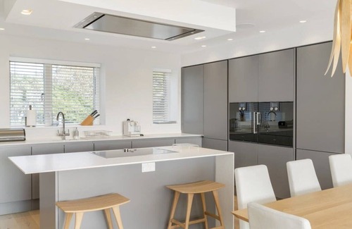 Newquay House | Modern Home with Stunning Gannel Estuary Views