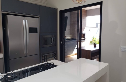 Vila Monte Alegre House | Modern house in gated community with swimming pool