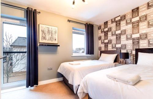 Peterborough House | MODERN HOUSE near the CITY CENTRE