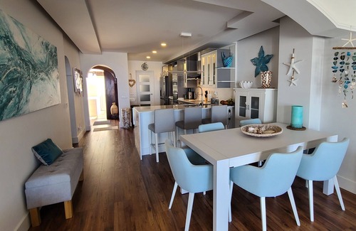 Costa Adeje Ski Chalet | Modern house with fantastic sea views, heated Jacuzzi and WIFI