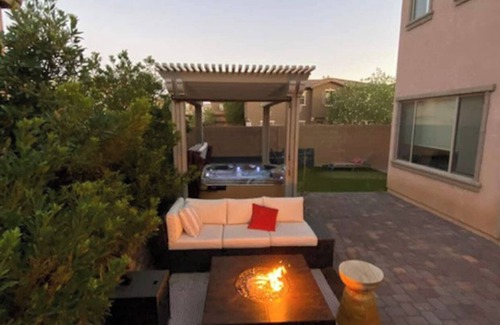 Enterprise House | Modern house with jacuzzi and Grill.