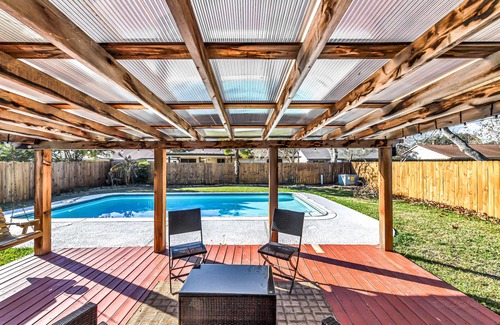 Sugar Land House | Modern house with large private pool in Sugar Land area