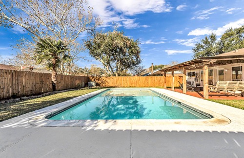 Sugar Land House | Modern house with large private pool in Sugar Land area