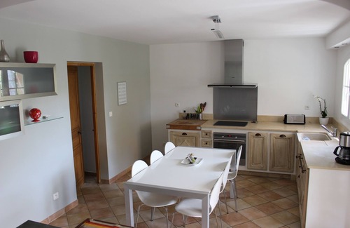 Saint-Paul-Trois-Chateaux House | Modern house with pool Drôme provençale