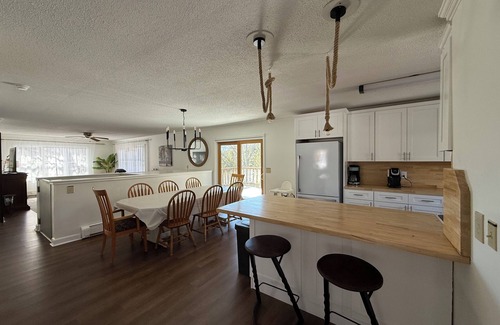 Charlevoix House | Modern, Huge, Hot Tub, Game Room! <1 mile from Lk Michigan, ADA & kid friendly!