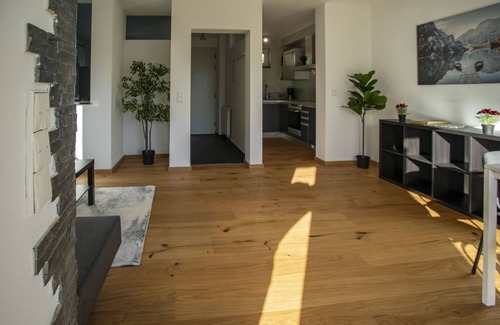 Innsbruck Apartment | Modern Innsbruck Mountain Apartment I Free Parking
