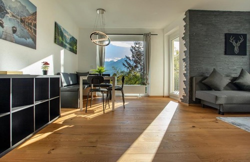 Innsbruck Apartment | Modern Innsbruck Mountain Apartment I Free Parking
